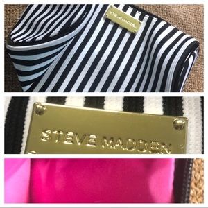 NWOT. STEVE MADDEN COSMETIC/ACCESSORY BAG -EZ ZIP